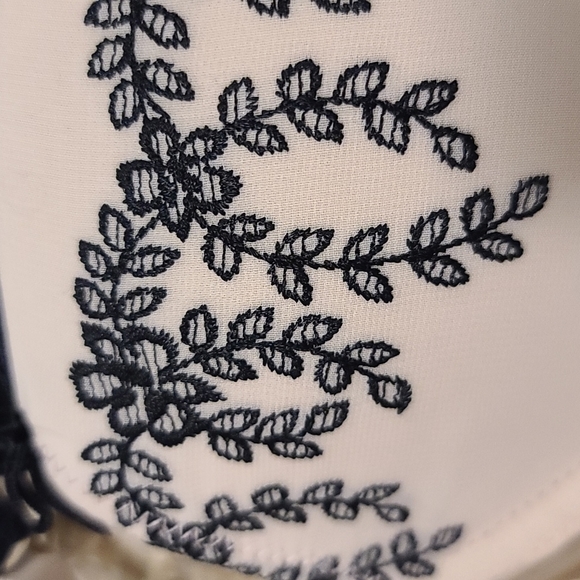 La Senza Embroidered Bra 32D & Flowy Shorts UK10 S - Picture 14 of 16